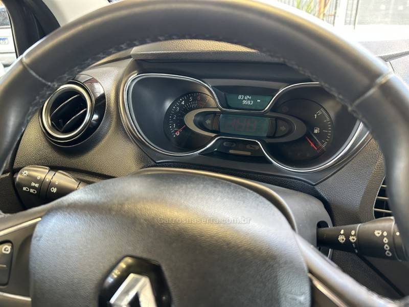 RENAULT - CAPTUR - 2017/2018 - Preta - R$ 77.900,00