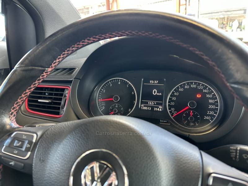 VOLKSWAGEN - FOX - 2013/2014 - Branca - R$ 43.500,00