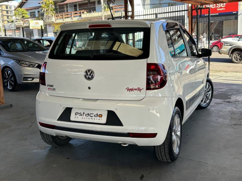 VOLKSWAGEN - FOX - 2013/2014 - Branca - R$ 43.500,00