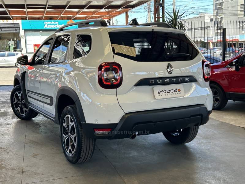 RENAULT - DUSTER - 2023/2024 - Branca - R$ 109.900,00