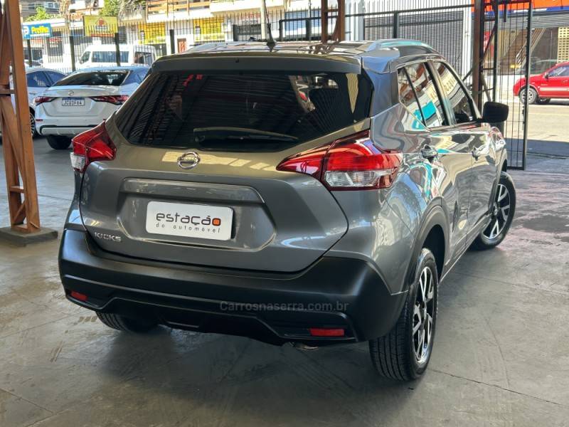 NISSAN - KICKS - 2018/2019 - Cinza - R$ 83.900,00