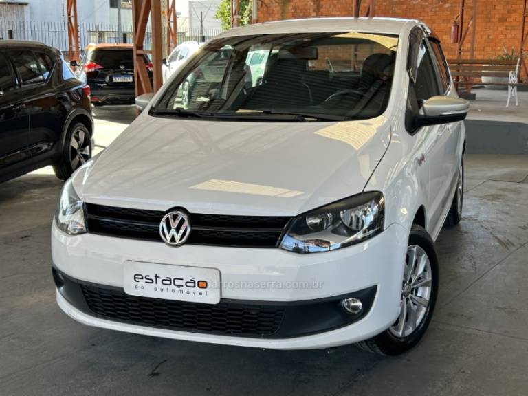 VOLKSWAGEN - FOX - 2013/2014 - Branca - R$ 43.500,00