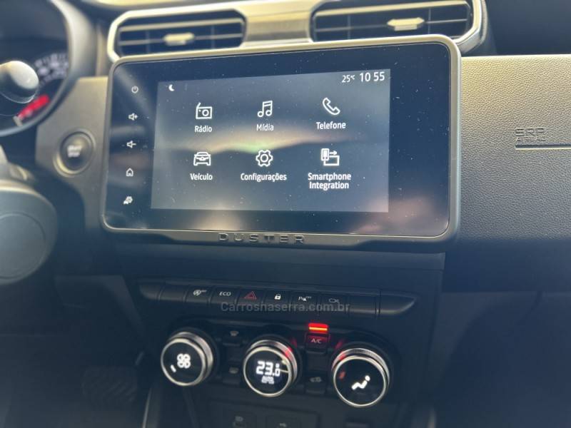 RENAULT - DUSTER - 2023/2024 - Branca - R$ 109.900,00
