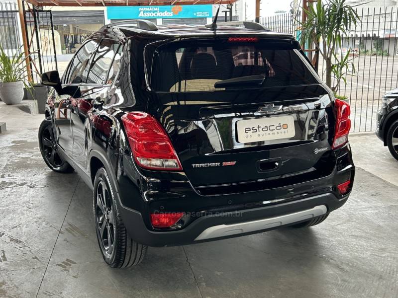 CHEVROLET - TRACKER - 2018/2019 - Preta - R$ 95.900,00
