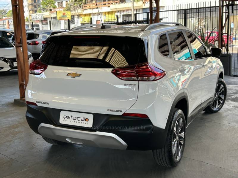 CHEVROLET - TRACKER - 2021/2022 - Branca - R$ 117.900,00