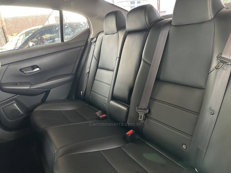 NISSAN - SENTRA - 2023/2024 - Branca - R$ 137.900,00