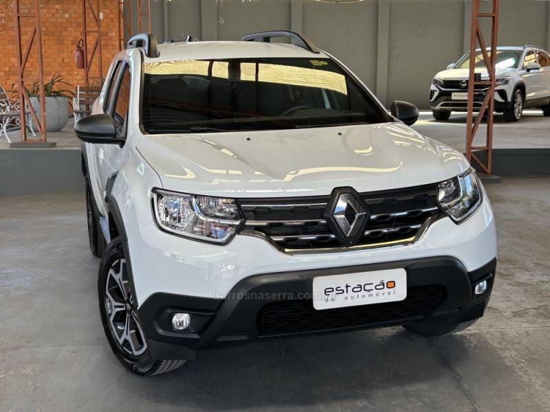 RENAULT - DUSTER - 2023/2024 - Branca - R$ 109.900,00