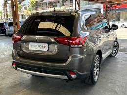 MITSUBISHI - OUTLANDER - 2015/2016 - Marrom - R$ 116.900,00