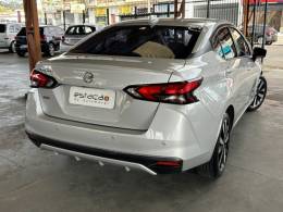 NISSAN - VERSA - 2021/2022 - Prata - R$ 94.900,00