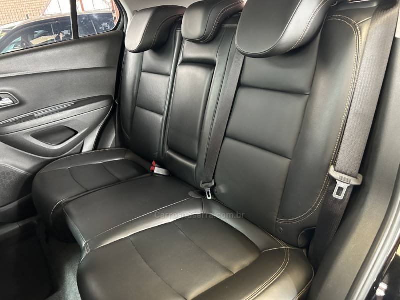 CHEVROLET - TRACKER - 2018/2019 - Preta - R$ 95.900,00