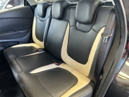 RENAULT - CAPTUR - 2017/2018 - Preta - R$ 77.900,00