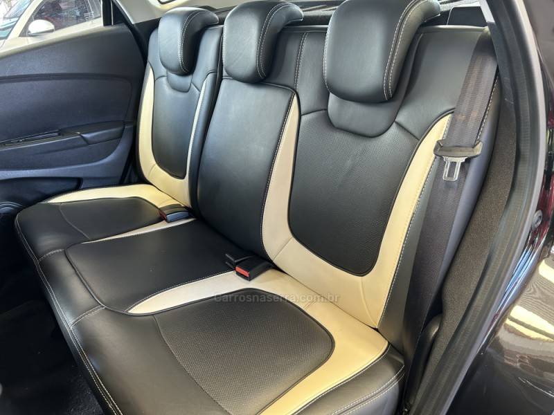 RENAULT - CAPTUR - 2017/2018 - Preta - R$ 77.900,00