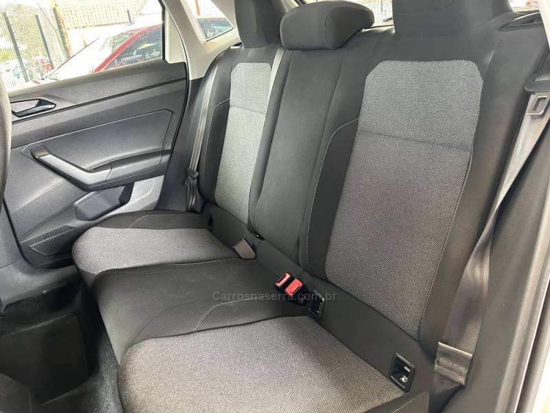 VOLKSWAGEN - POLO - 2022/2023 - Branca - R$ 82.900,00