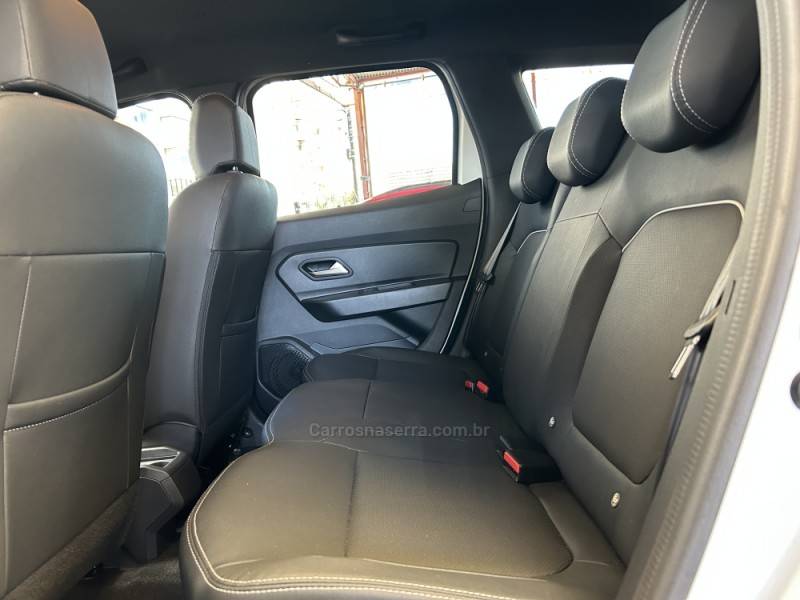 RENAULT - DUSTER - 2023/2024 - Branca - R$ 109.900,00