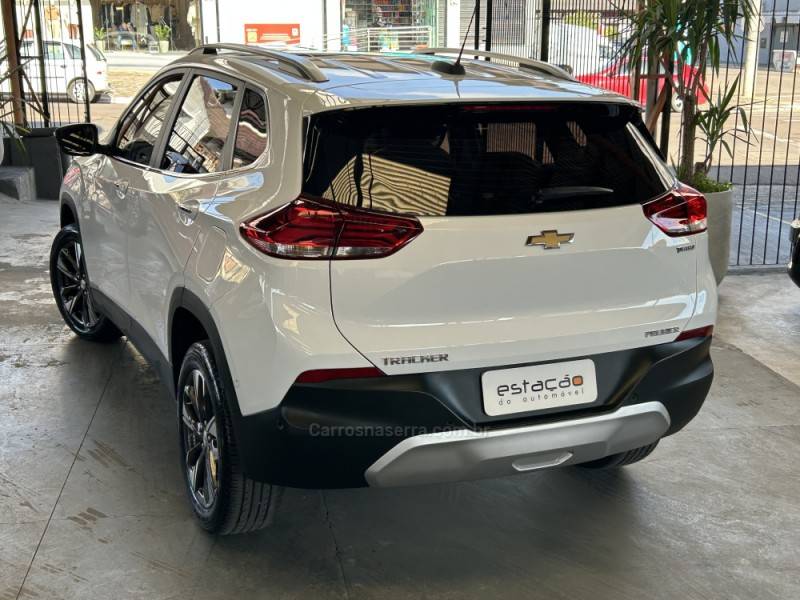 CHEVROLET - TRACKER - 2021/2022 - Branca - R$ 117.900,00